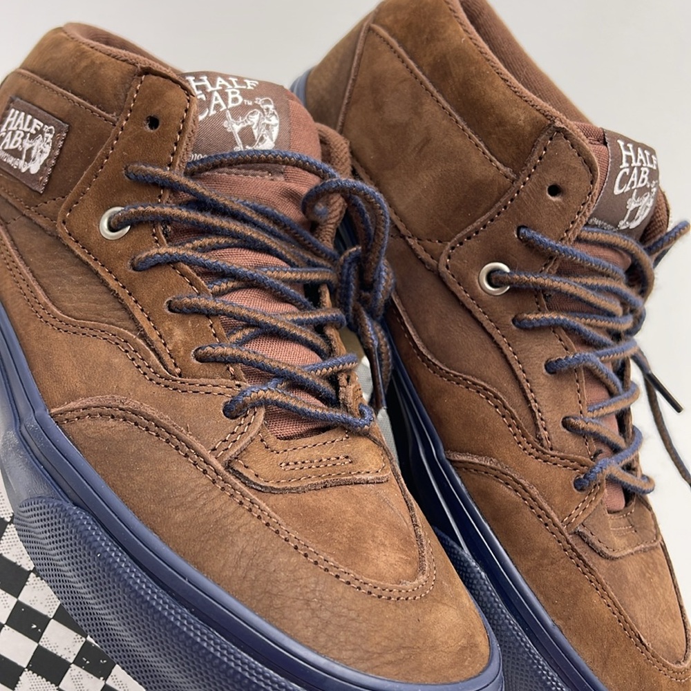 Vans Men’s Skate Half Cab
Nick Michel Brown/Navy
VN0A5KYABF1
Sneakers - Picture 7 of 16